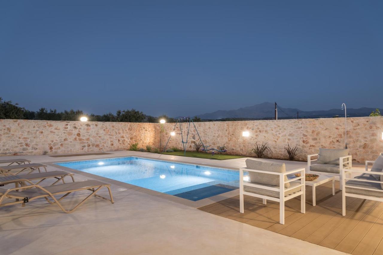 Evaero Villas I, Ii, Iii, IV - An Ever-So Inviting Escape, By Thinkvilla Σφάκα Εξωτερικό φωτογραφία