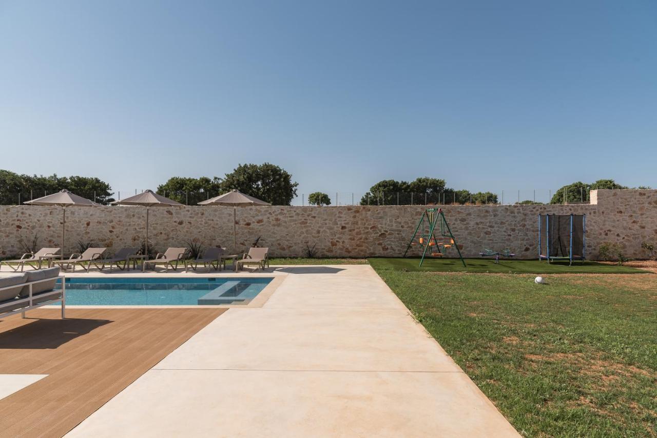 Evaero Villas I, Ii, Iii, IV - An Ever-So Inviting Escape, By Thinkvilla Σφάκα Εξωτερικό φωτογραφία