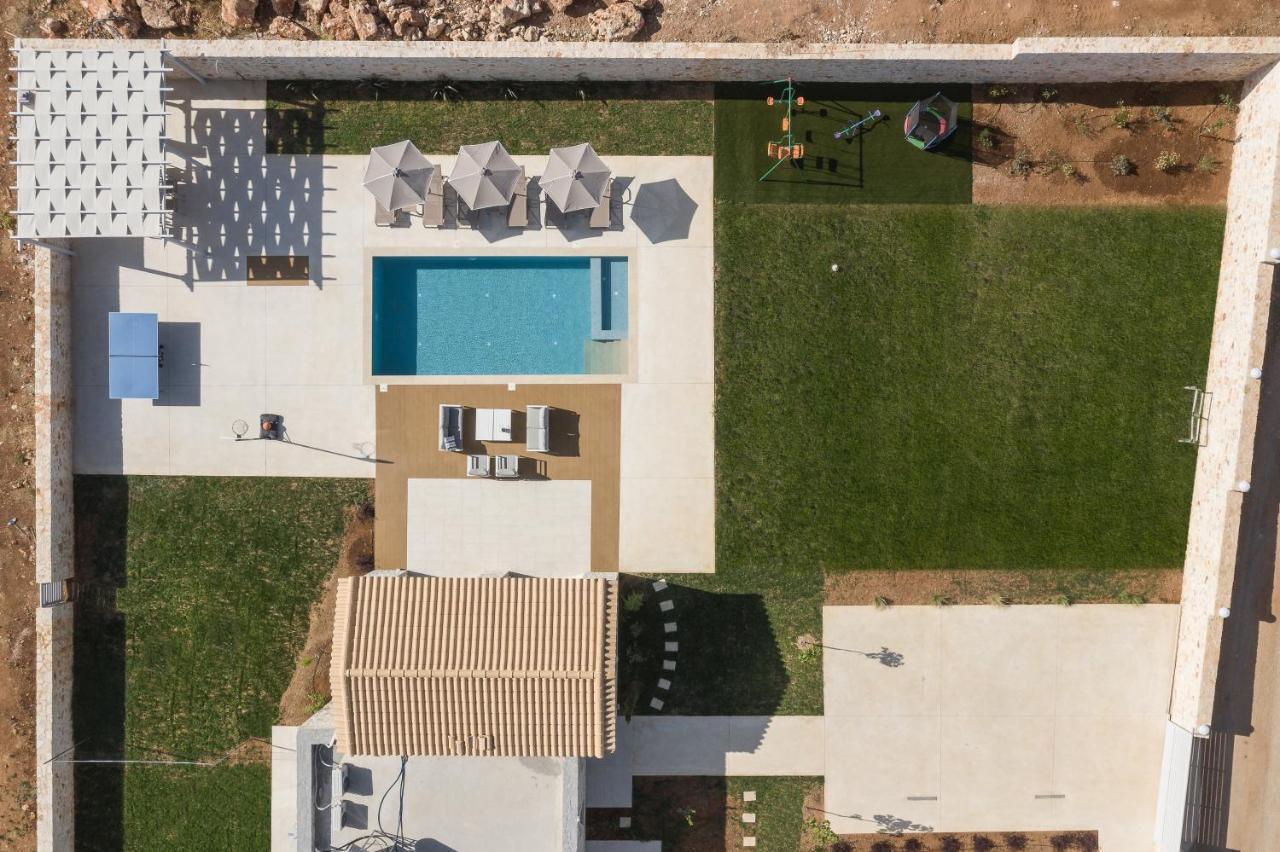 Evaero Villas I, Ii, Iii, IV - An Ever-So Inviting Escape, By Thinkvilla Σφάκα Εξωτερικό φωτογραφία